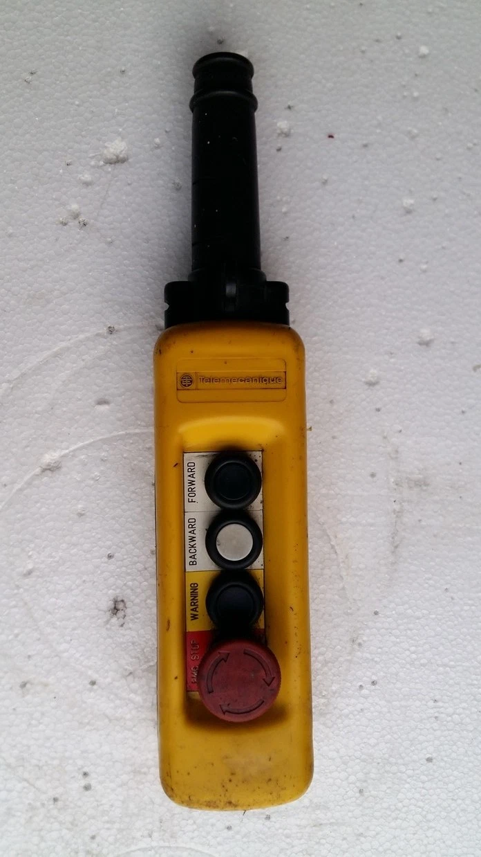 Telemecanique XAC-A04  D205923 Over Head Crane Controller Pendant Station Crane